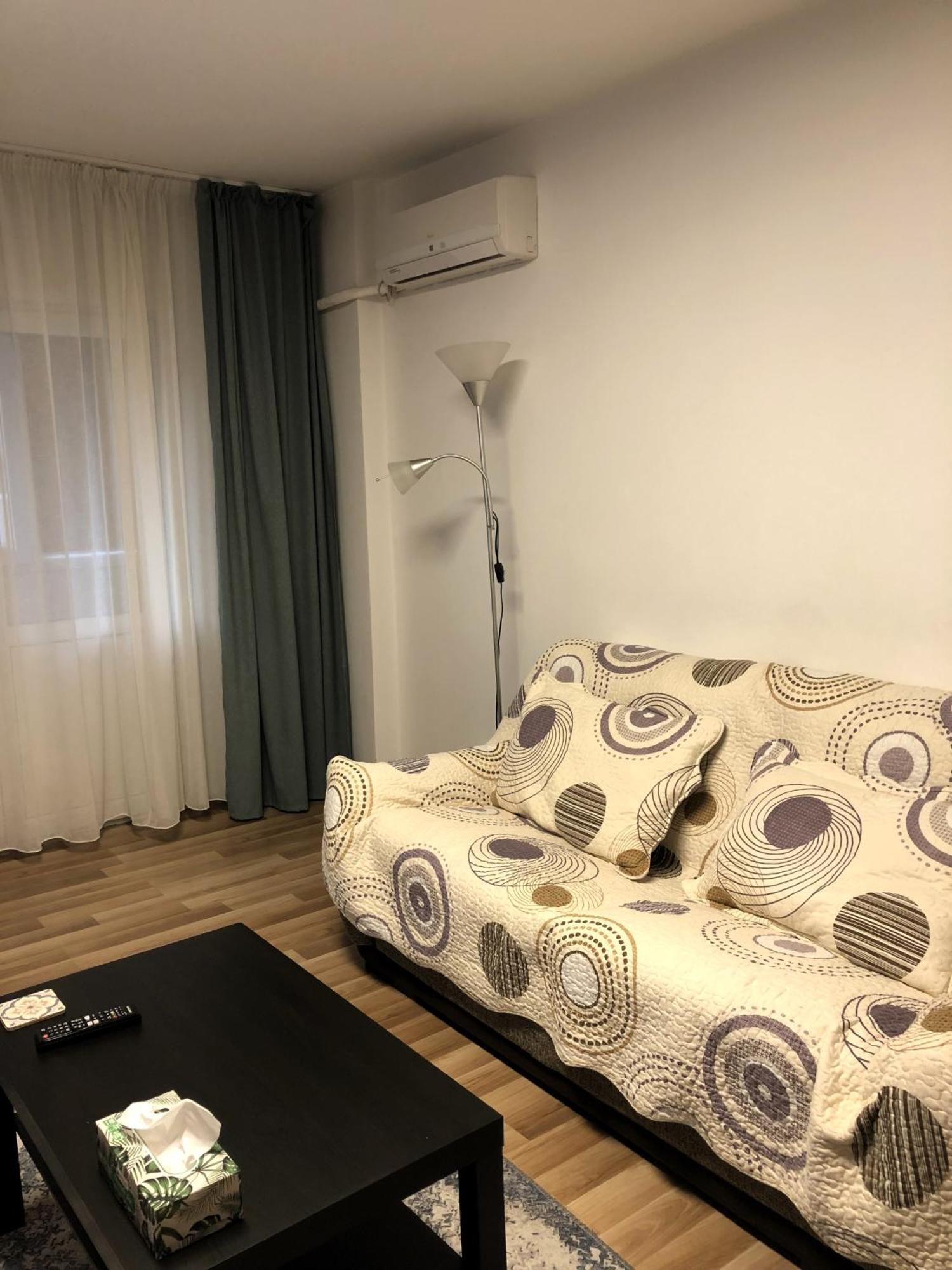 Adrian Home Mega بلوييست المظهر الخارجي الصورة